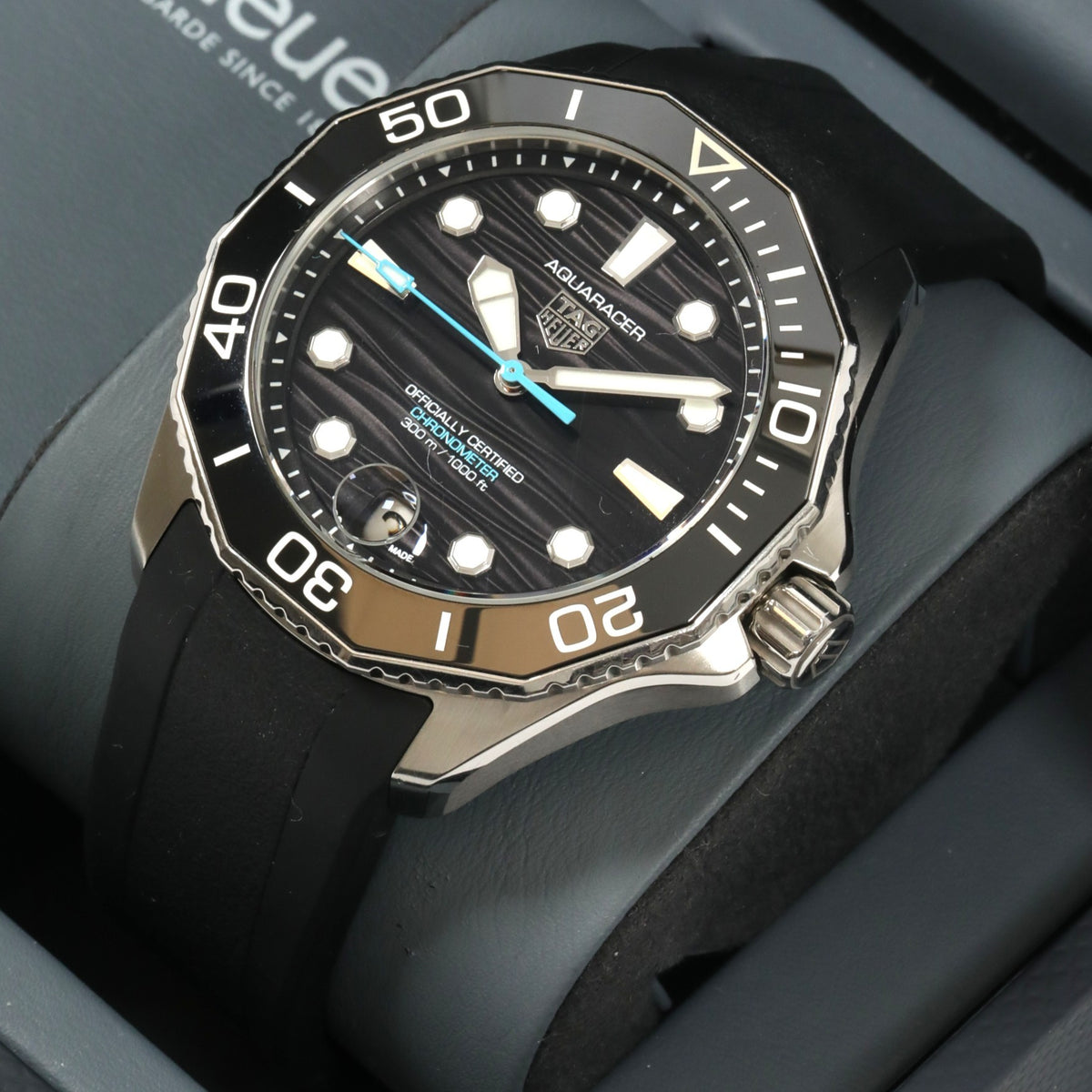 Tag Heuer Aquaracer Professional 300 Date 42mm