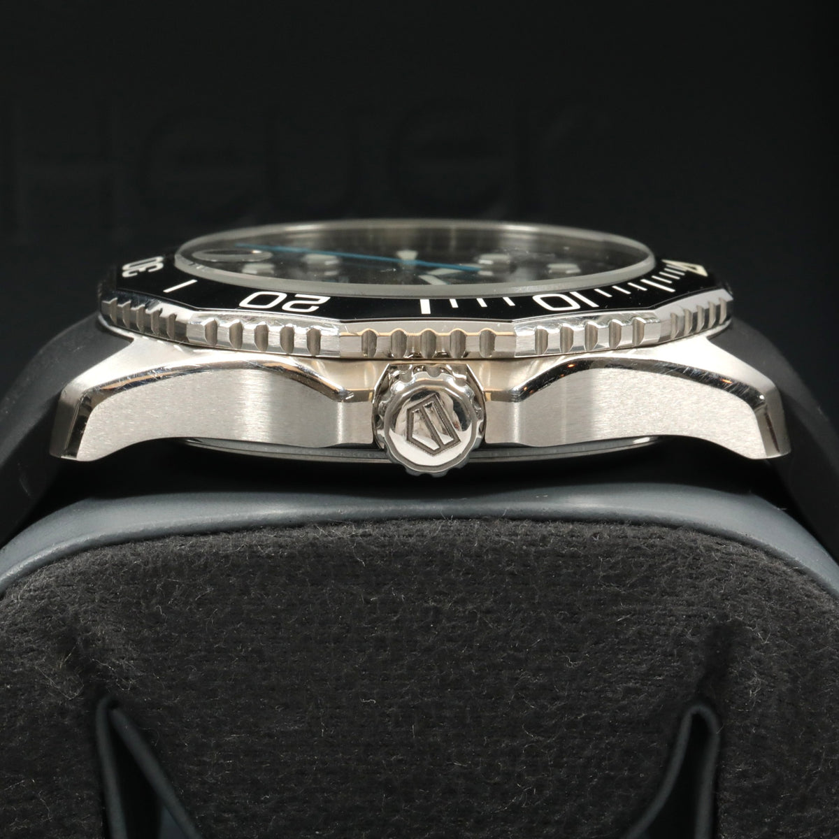 Tag Heuer Aquaracer Professional 300 Date 42mm